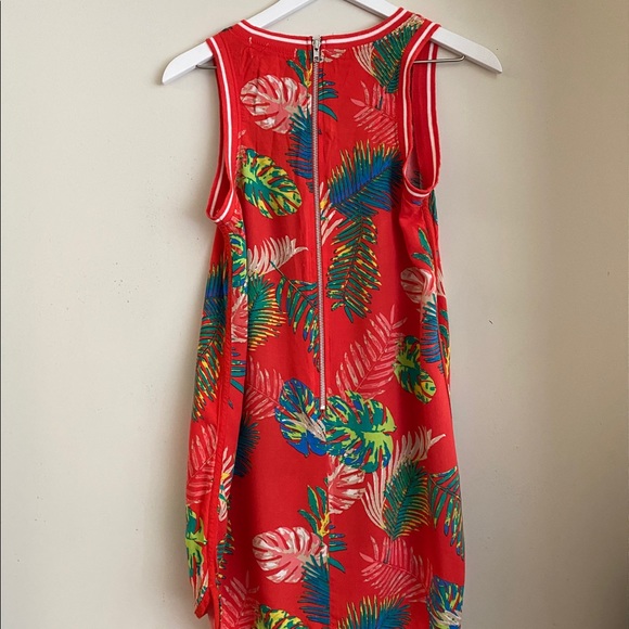 I’m in Love with Derek Red Tropical Print Tank - Picture 3 of 4